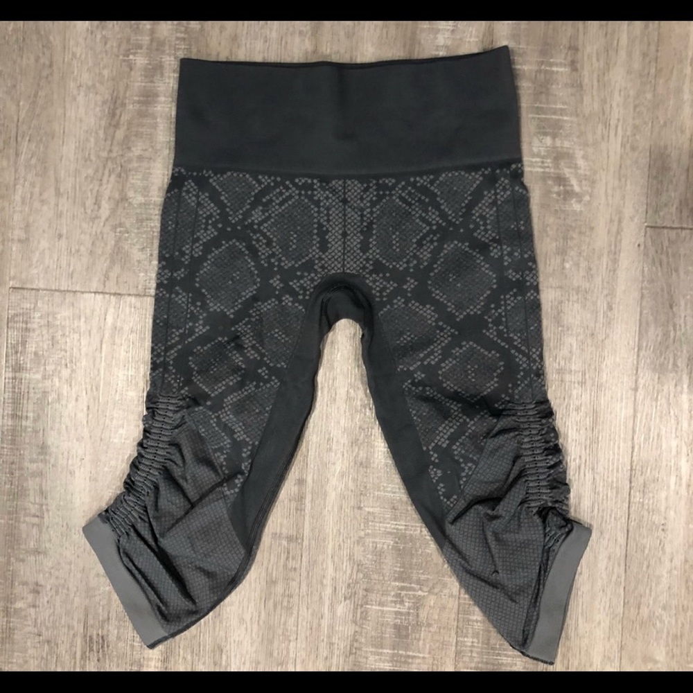 Lululemon “In the flow” leggings